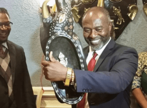 Lire la suite à propos de l’article Cameroun – Distinction: Voici le Pr Lambert Sonna Momo, l’enseignant-chercheur camerounais qui a inventé l’empreinte veineuse en Suisse